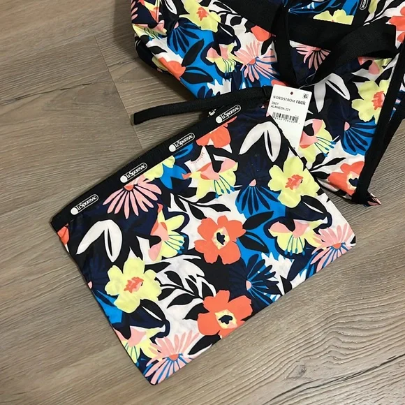 LeSportsac Alameda 3901 East/West Tote Bag and Pouch Set NWT - Picture 5 of 13